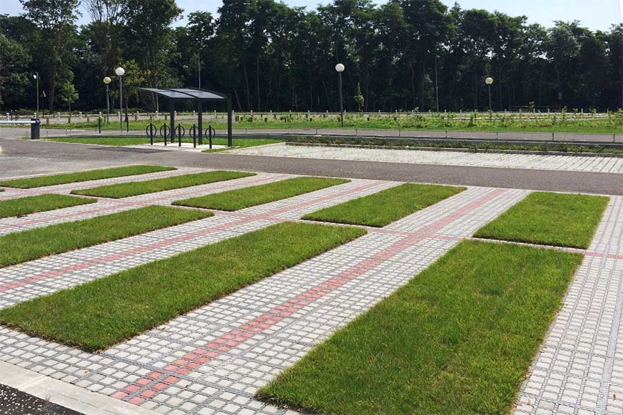 Car park paved with TTE® PAVE and TTE® GREEN.
